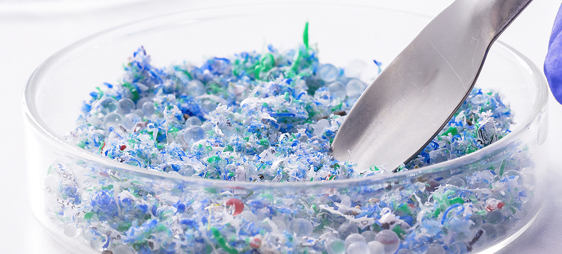 Multi-modal analysis of microplastics enabled by silicon nanomembranes